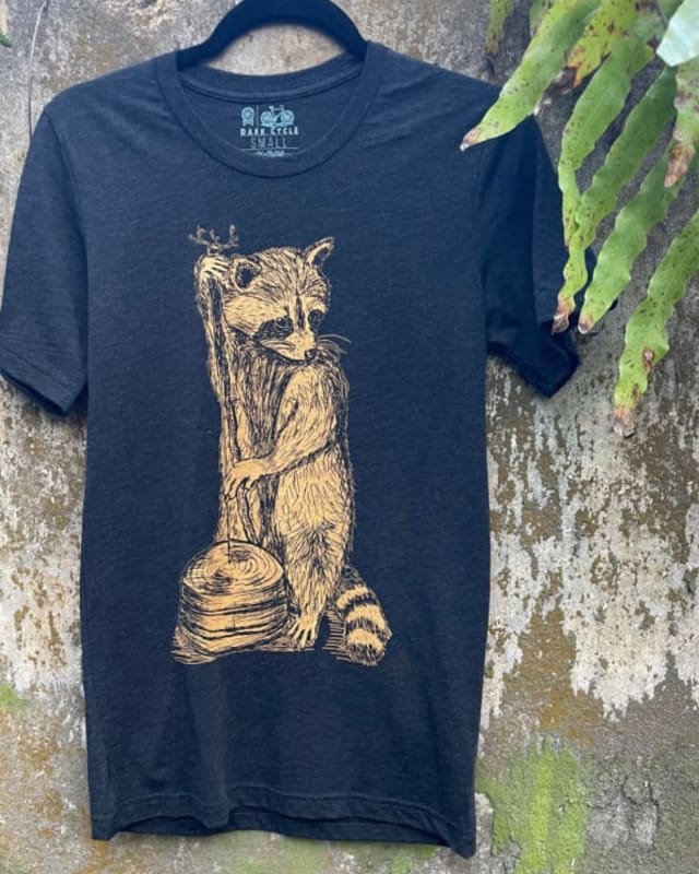 Raccoon Playing a Washtub Bass Men’s/Unisex Shirt - Unisex Tees