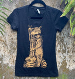 Raccoon Playing a Washtub Bass Women’s Shirt - Women’s