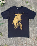 Highland Cow on A Bicycle Men’s/Unisex Shirt - 90’s Heavy Tee - Black / S - Unisex Tees