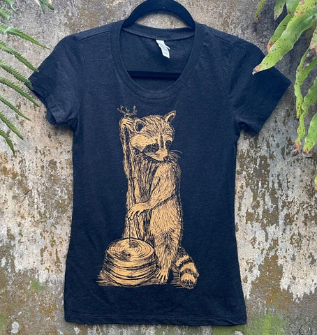 Raccoon Playing a Washtub Bass Women's Shirt